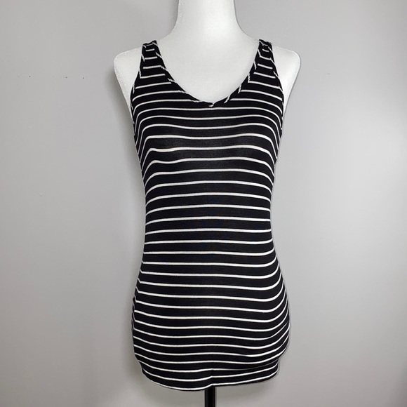 Reitmans Tank Top Reversible Striped Black and White - Picture 7 of 14